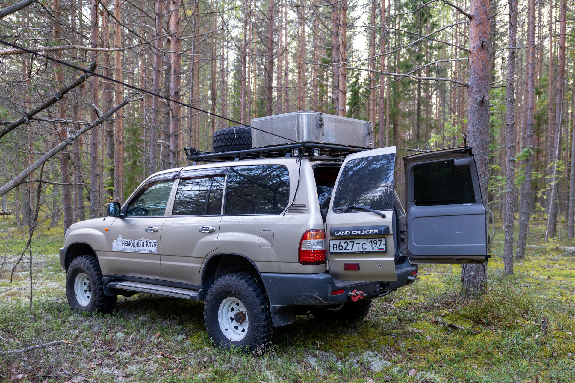 Тойота ленд крузер 105. Тойота ленд Крузер 105 STD. Рация в Land Cruiser 105. Ленд Крузер 105 СТД. Toyota Land Cruiser 105 с палаткой.