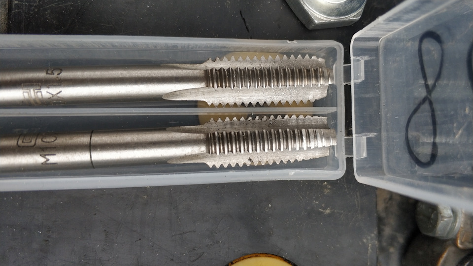 Высверлить болт м6. Метчик st800773 stamo. Сверло чтобы высверлить метчик. Метчик m14-1. Экстрактор для метчиков м5.