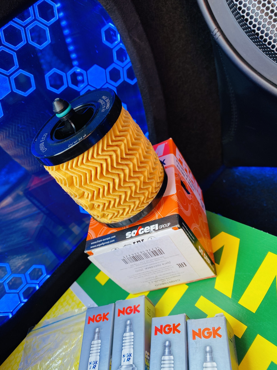 Верю всем сердцем, что с такой укладкой бумаги — фильтр работает лучше. — Opel Astra J OPC