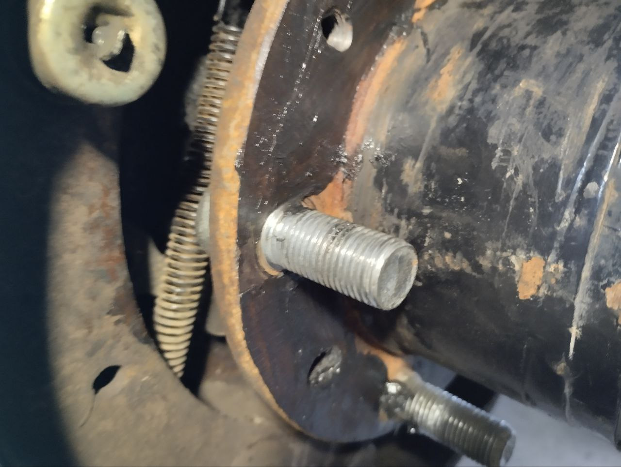 Сломалась шпилька (болт) ступицы — УАЗ Patriot, 2,7 л, 2018 года ...