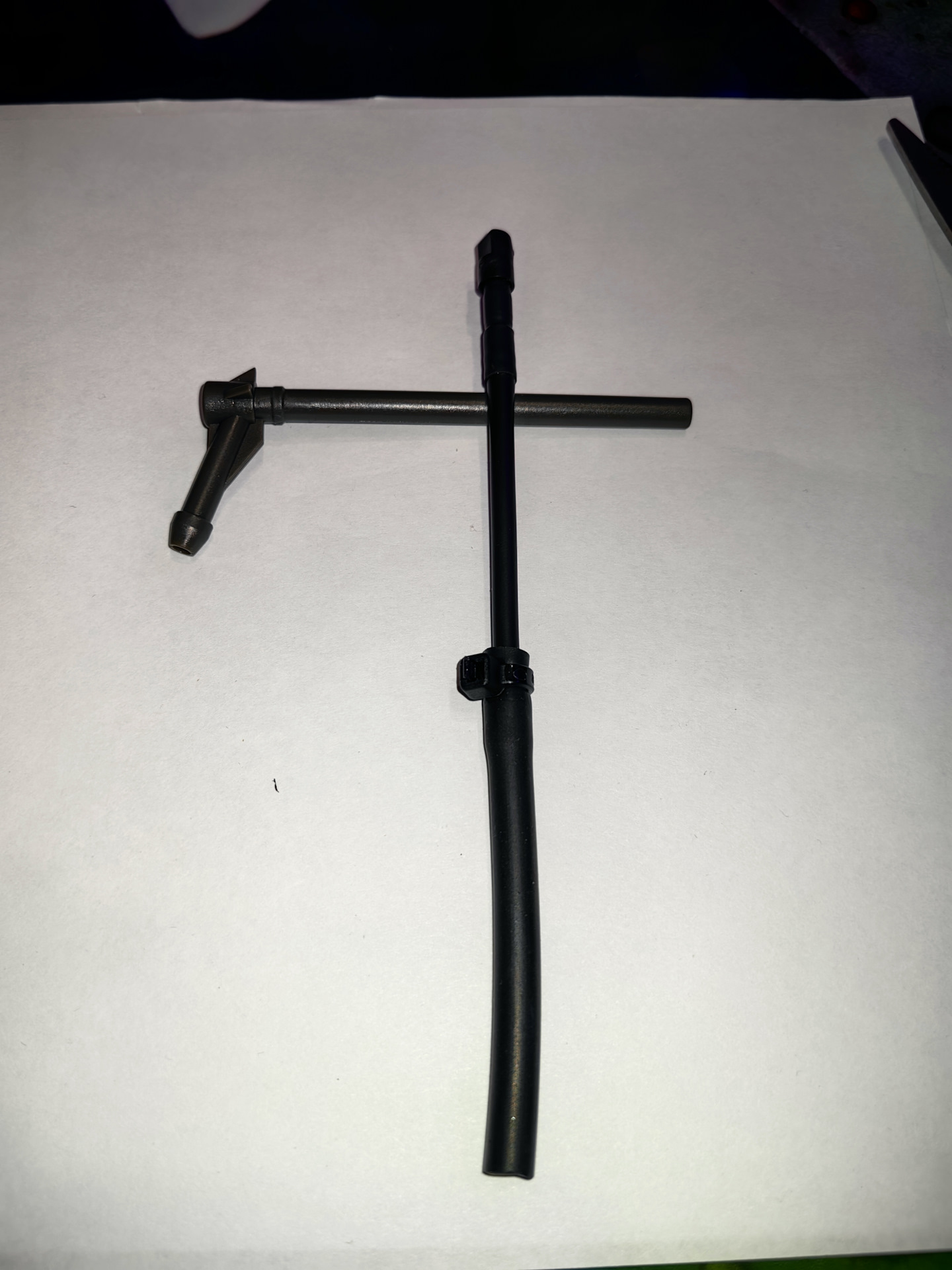 Замена омывающей форсунки камеры заднего хода. — KIA Sportage (4G), 2 л ...