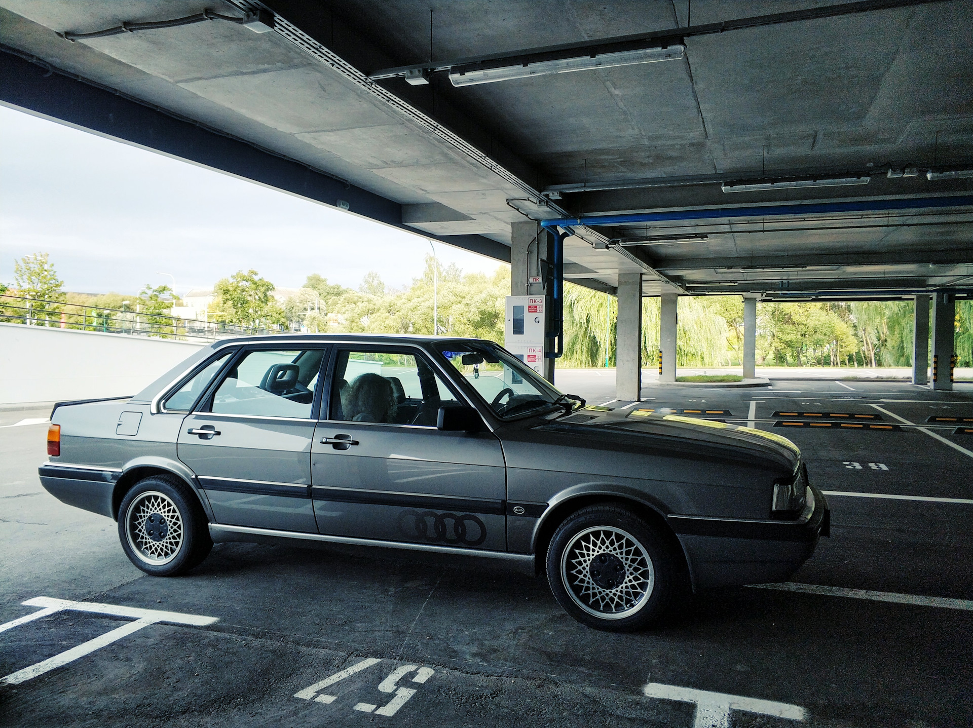 B 2 silver. Audi 90 b2. Ауди 90 1985. Ауди 90 седан 1985. Ауди 90 б2 фото.