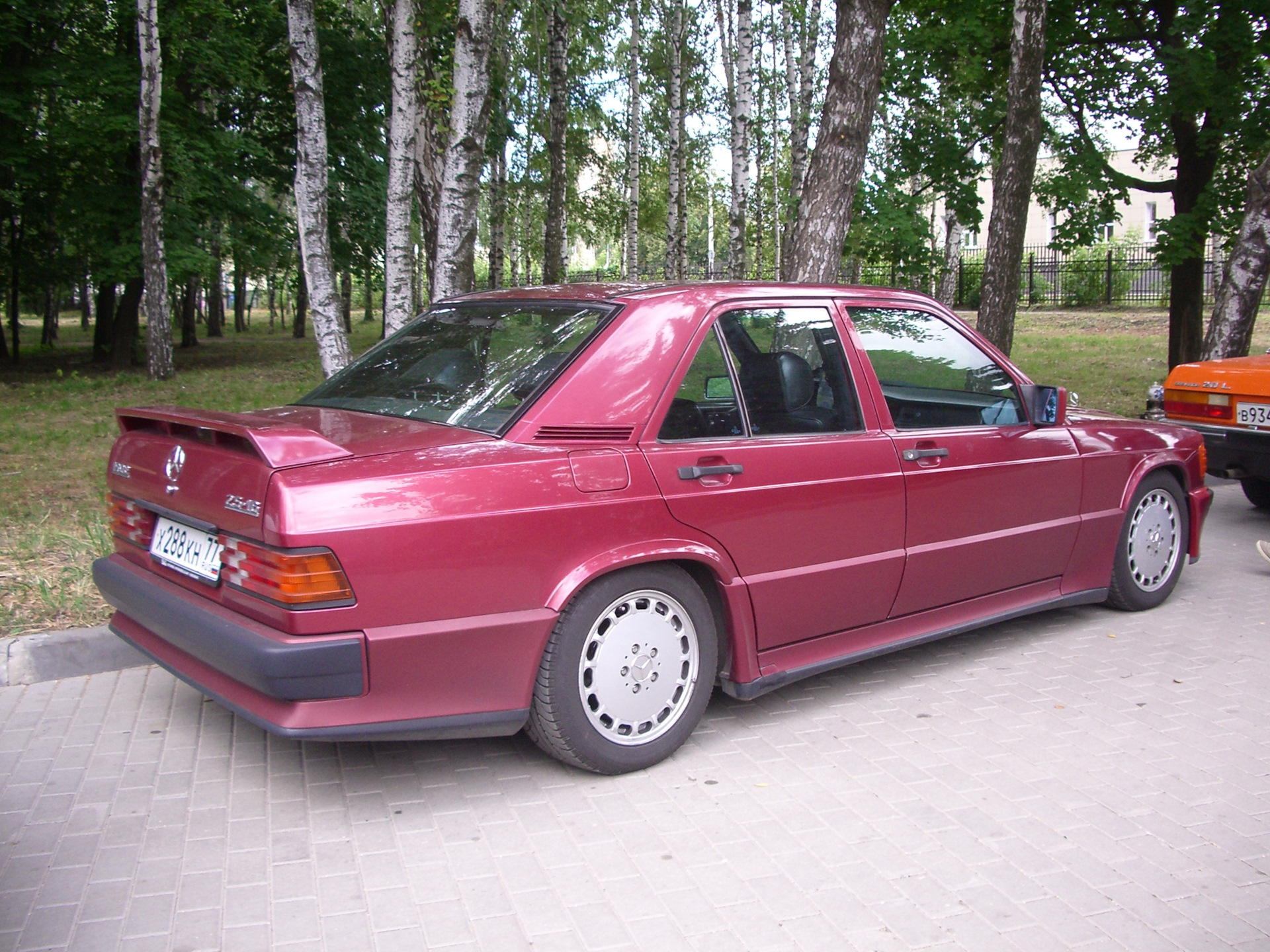 Ретро фестиваль Машина времени. Рязань. 2020. — Mercedes-Benz 190 (W201),  2,5 л, 1989 года | встреча | DRIVE2