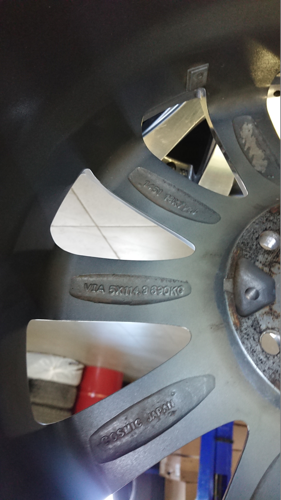 спиленное место производство — KIA Sorento (3G)