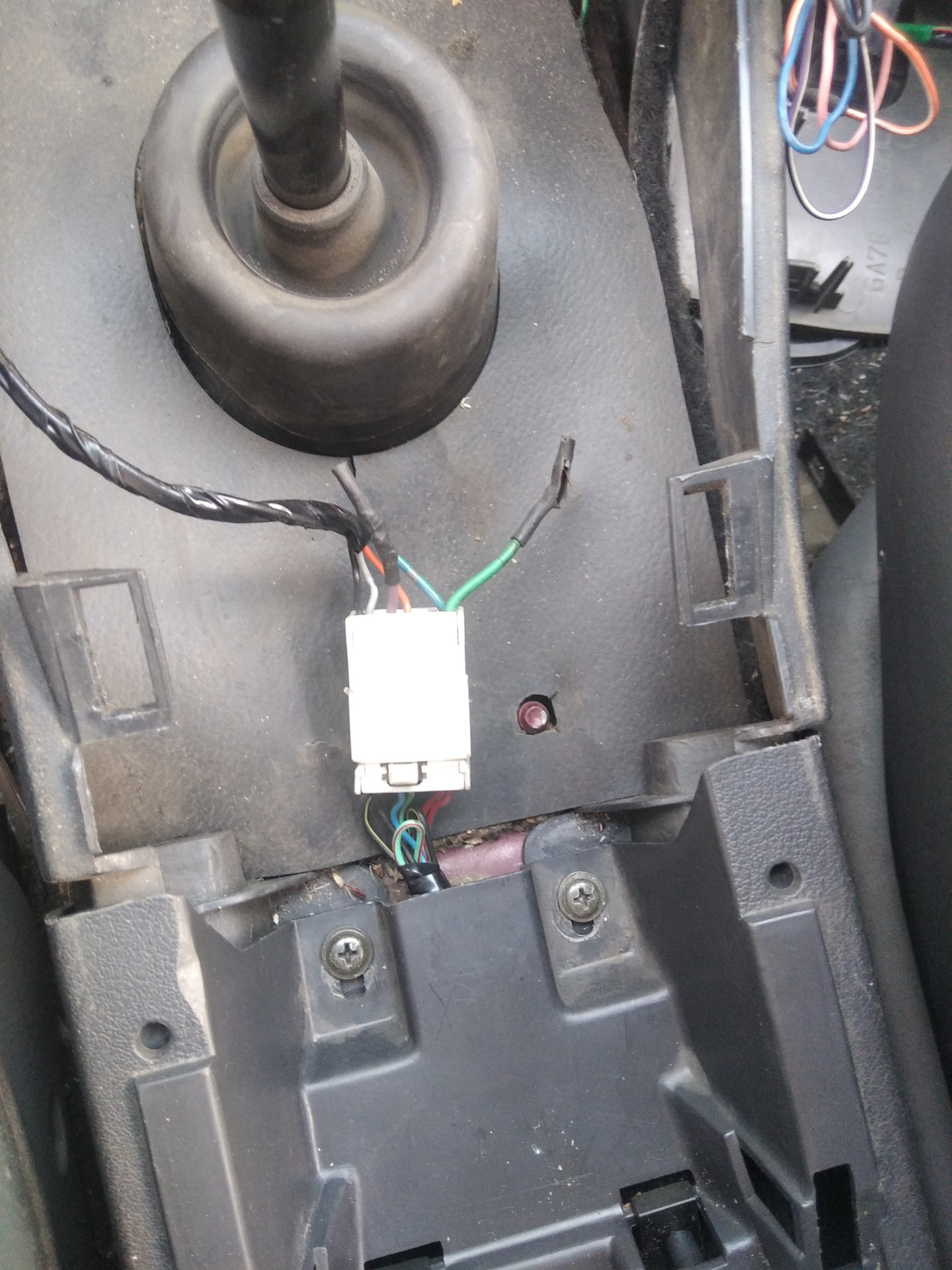 Установка обогрева сидений. — Mazda 626 IV (GE), 2 л, 1992 года ...