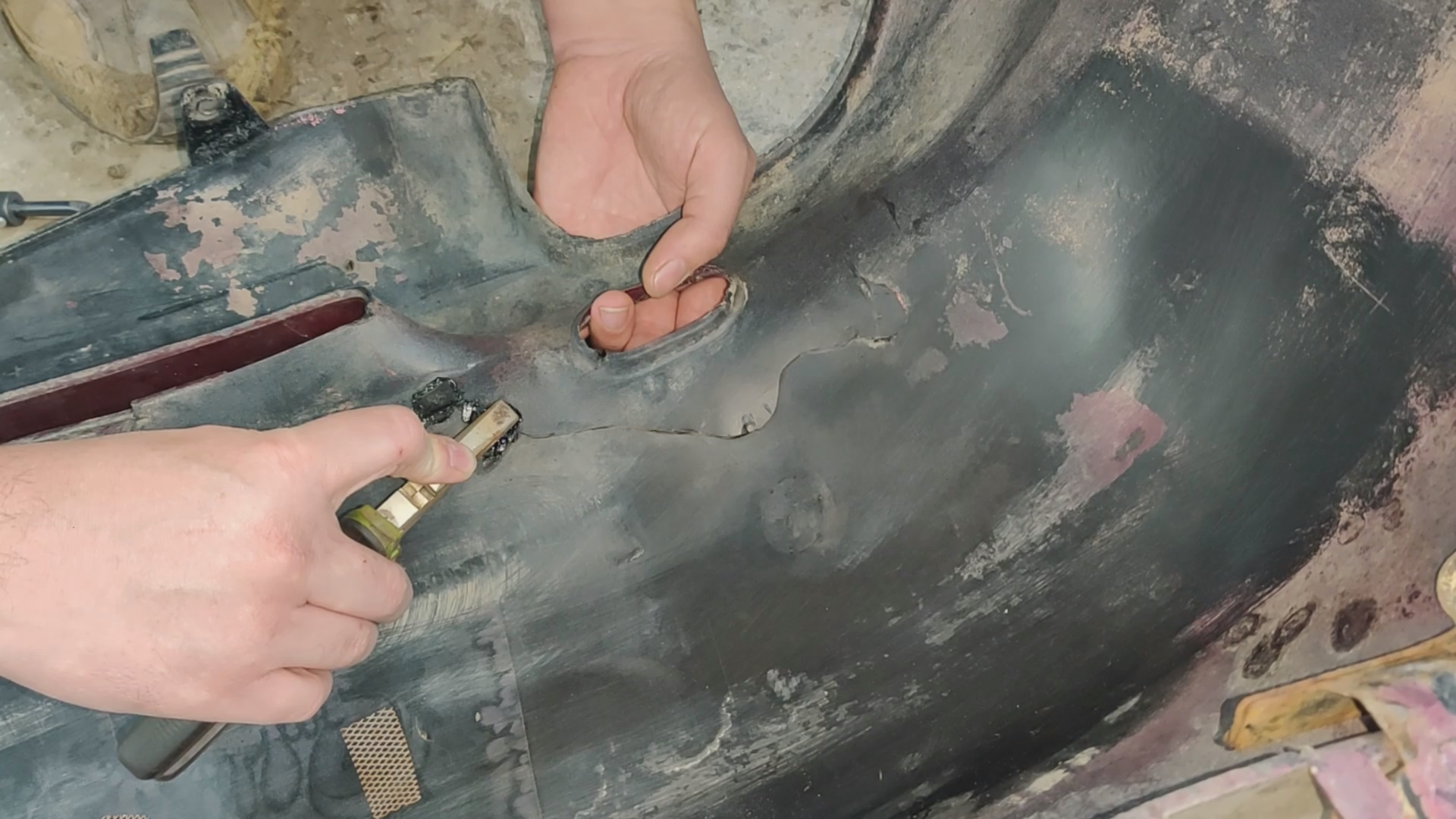 Как запаять бампер сеткой — Mazda Xedos 6, 2 л, 1993 года | своими ...