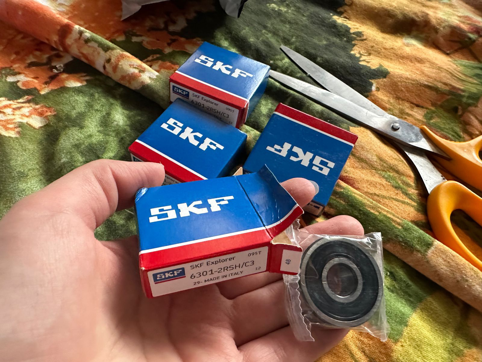 Задачи с личными данными. Таблицы для задач по математике 4 класс. Задачи с личными данными. Задачи с недостающими это. Задачи с недостающими и лишними данными.