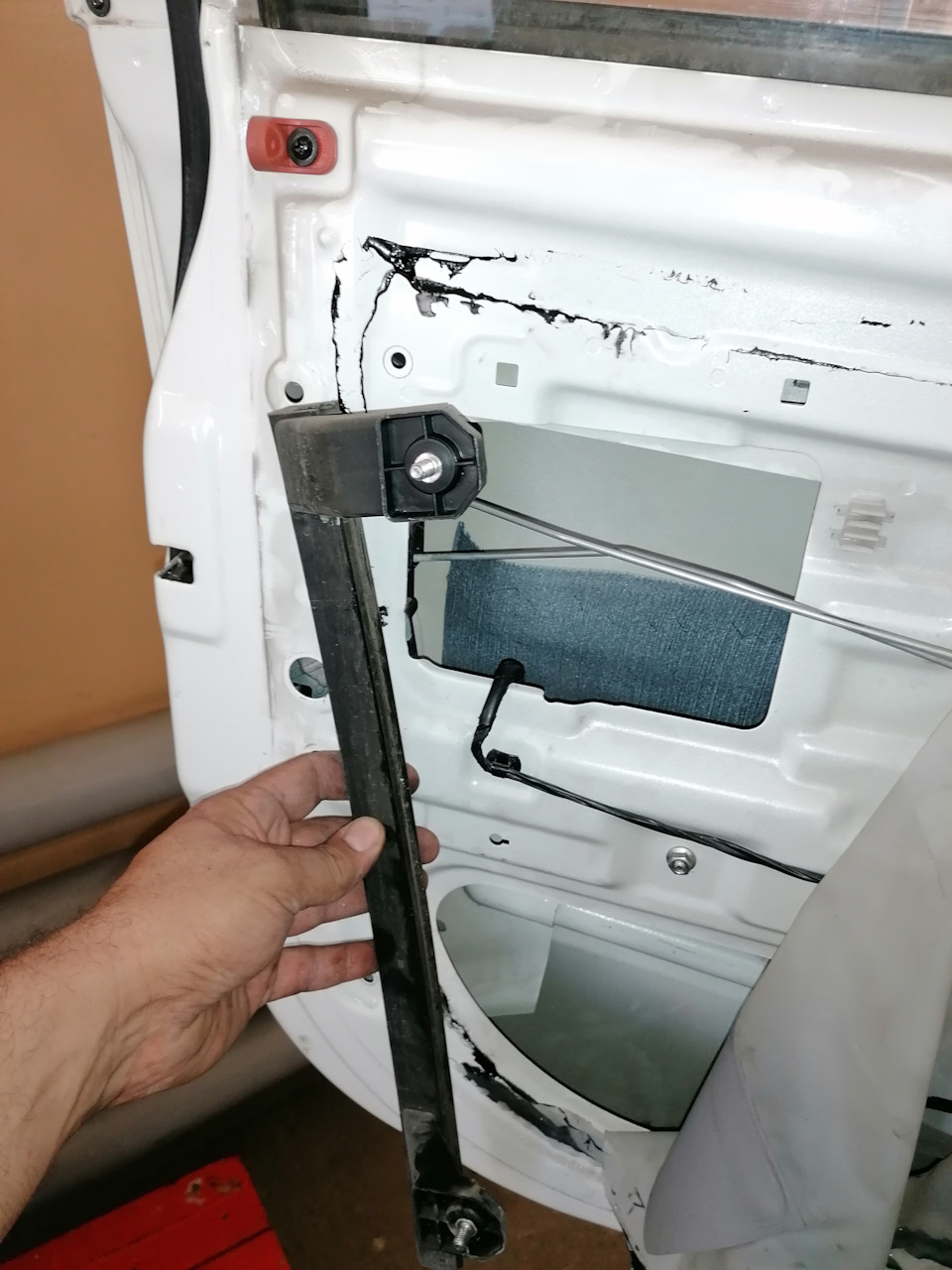 YwAAAgAOx A 960 Как открыть дверь кия бонго