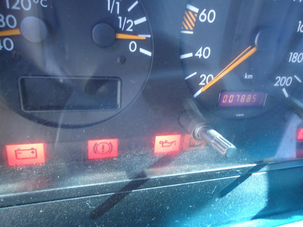 Показывать температуру на экране. Mercedes-Benz Sprinter (1g) панель. Показания температуры наружного воздуха на панели Импреза 2001. Дисплей температуры w126. Вывести показания температуры на отдельный экран.