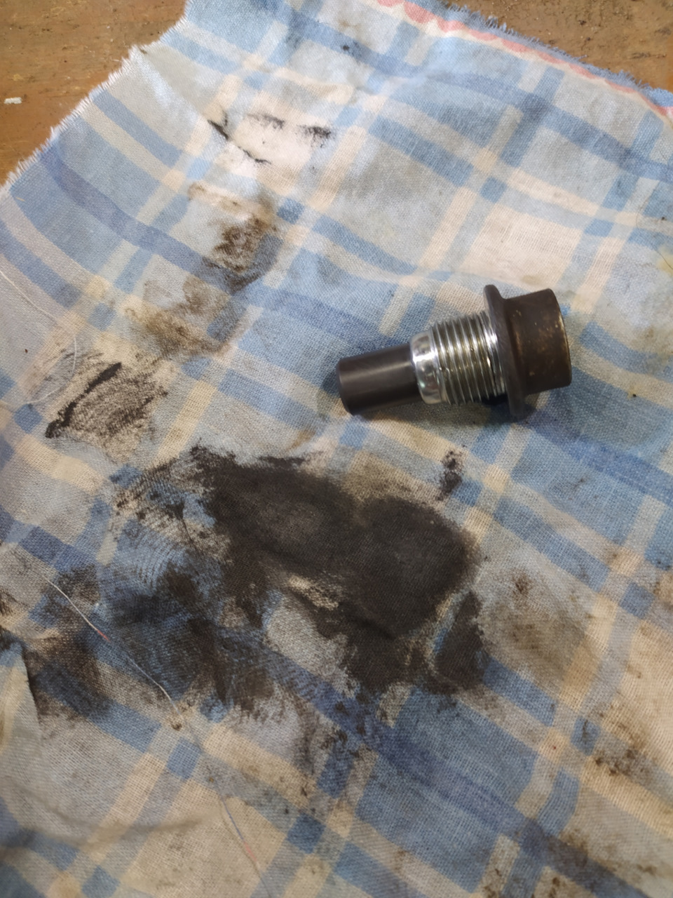 Замена верхнего патрубка радиатора пежо 407 1,8v — Peugeot 407, 1,8 л ...