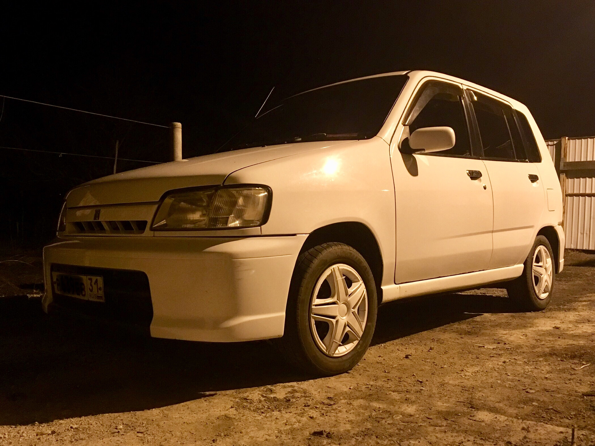 Ниссан куб 1999. Nissan Cube 1999. Ниссан куб 1 кузов. Ниссан куб 1999 фото