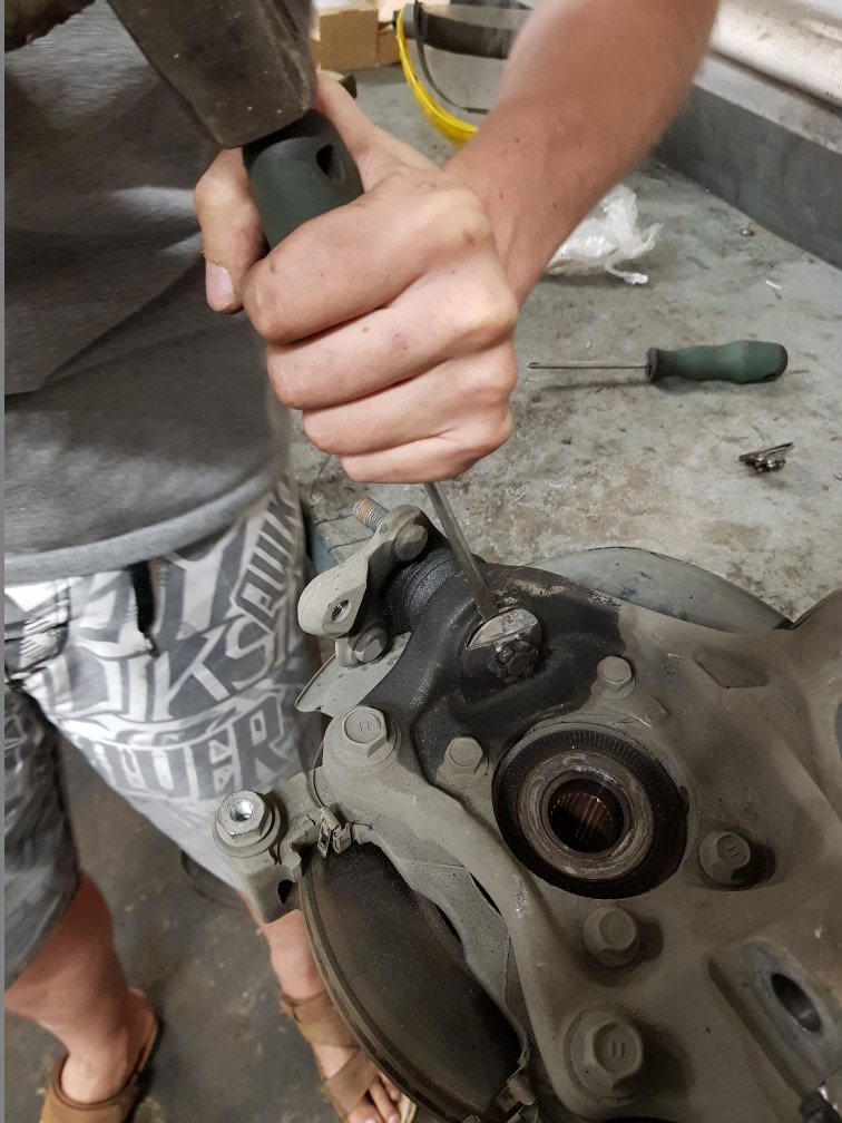 сказка о том, как два чувака решили поменять шаровые на приусе — Toyota ...