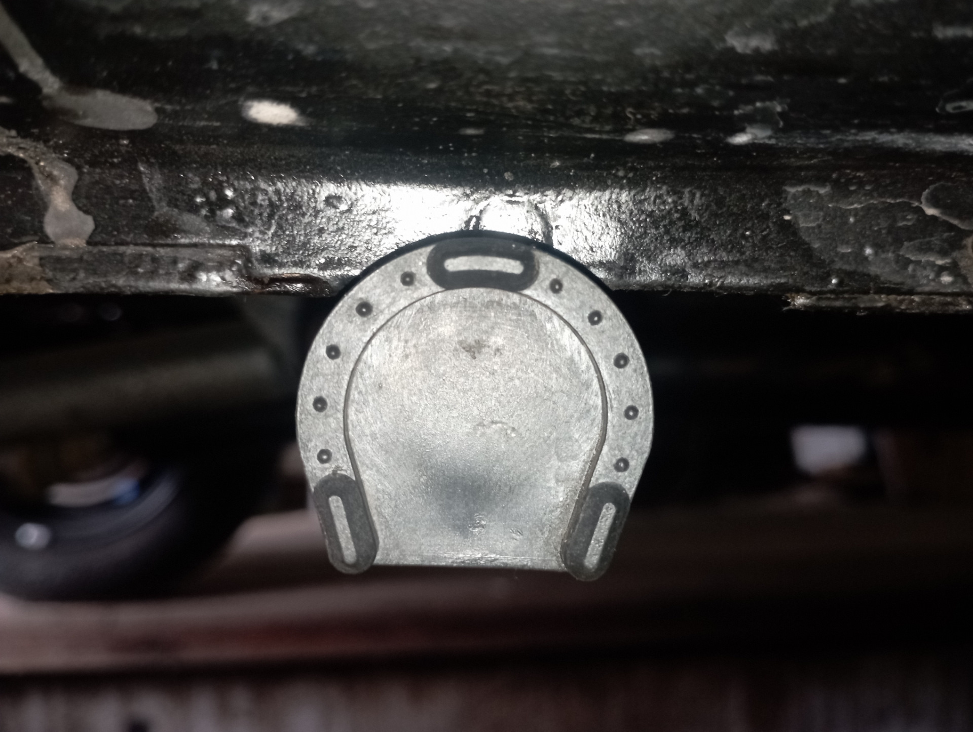Заглушка поддомкратника ВАЗ 2101-07 AVTOPLAST VSK-00035286 — Lada 4x4 ...