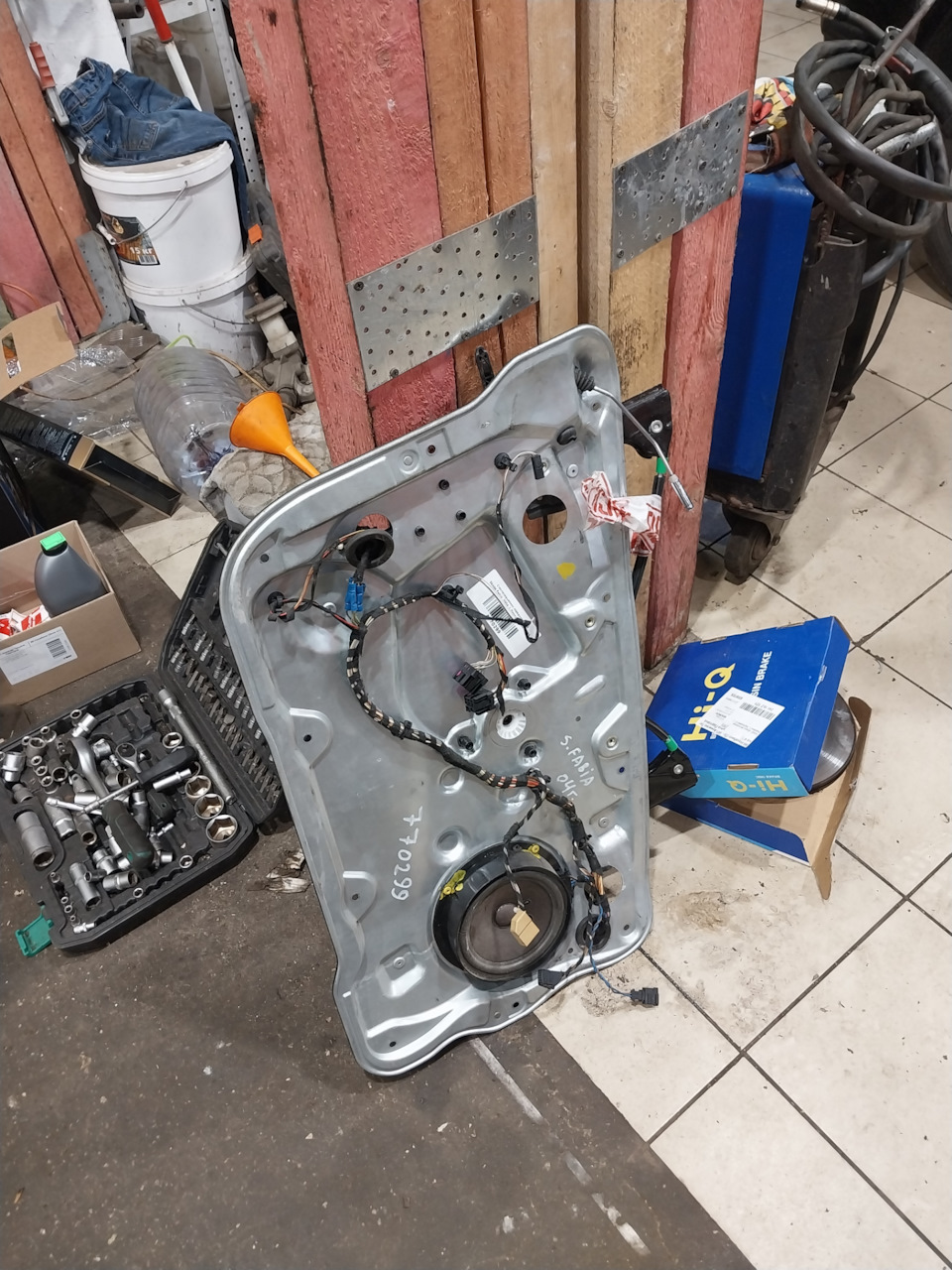 Стеклоподьемник/пружины/ТО — Skoda Fabia Combi Mk1, 1,4 л, 2003 года ...