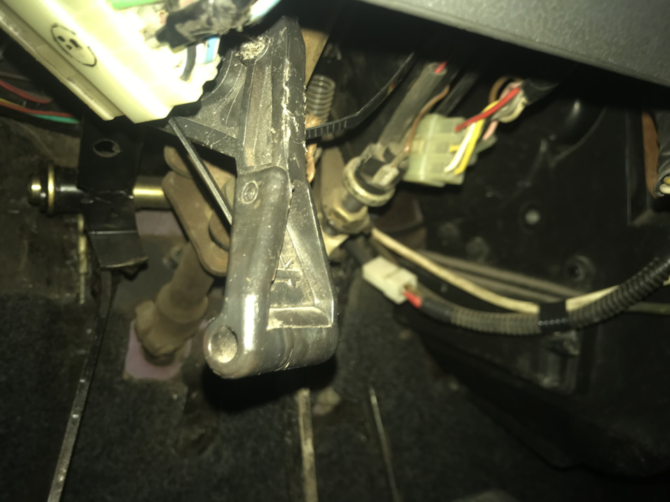 Сломалась ручка открывания капота — ЗАЗ 1102, 1,2 л, 2005 года ...