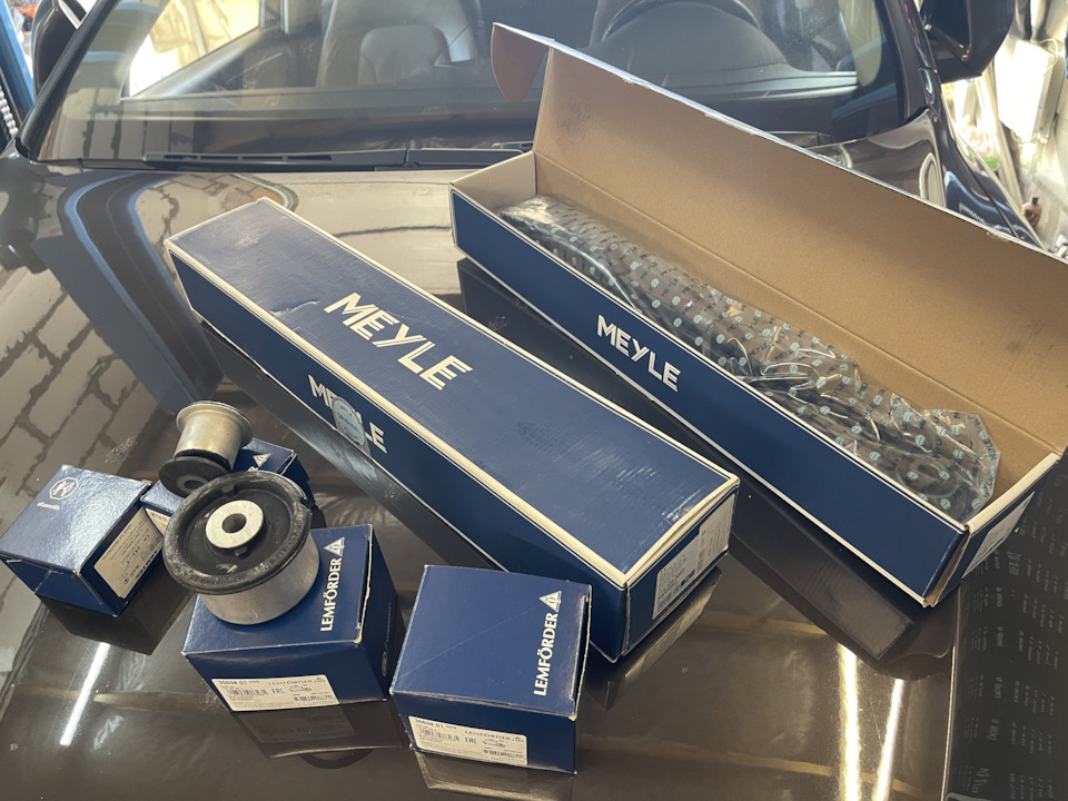 Замена рычага и переобувка, развал и адаптация пневмы — Audi Q7 (1G), 3 ...