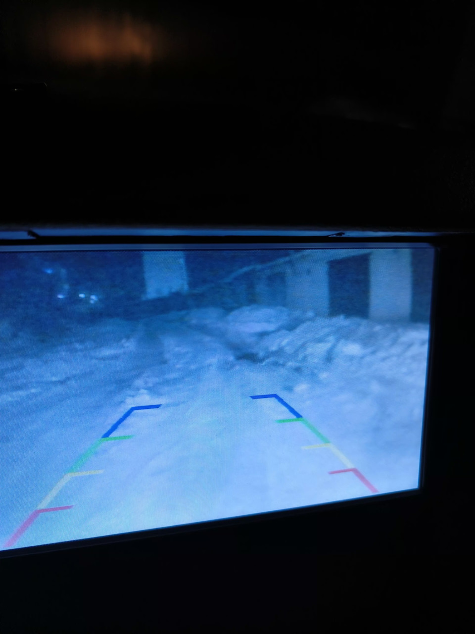 Заменил камеру заднего хода. — Chrysler Town and Country V, 3,3 л, 2007