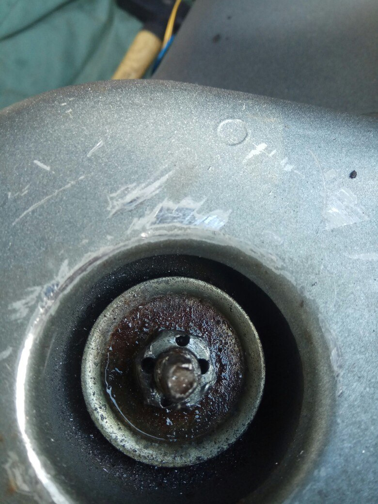 задний амортизатор ваз 2110. замена задних амортизаторов ваз 2110. стакан упора задней стойки ваз 2110. замена задних амортизаторов ваз 2110. ваз 2112 крепление задней стойки амортизатора.