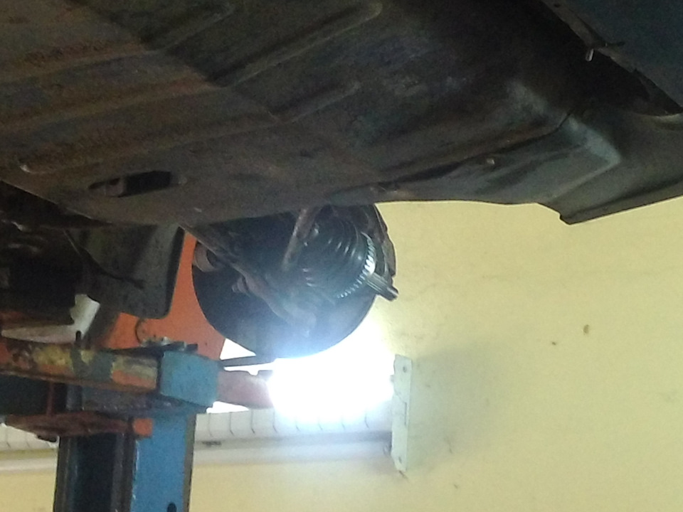 Порвался пыльник — LADA Приора хэтчбек, 1,6 л., 2009 года | визит на ...