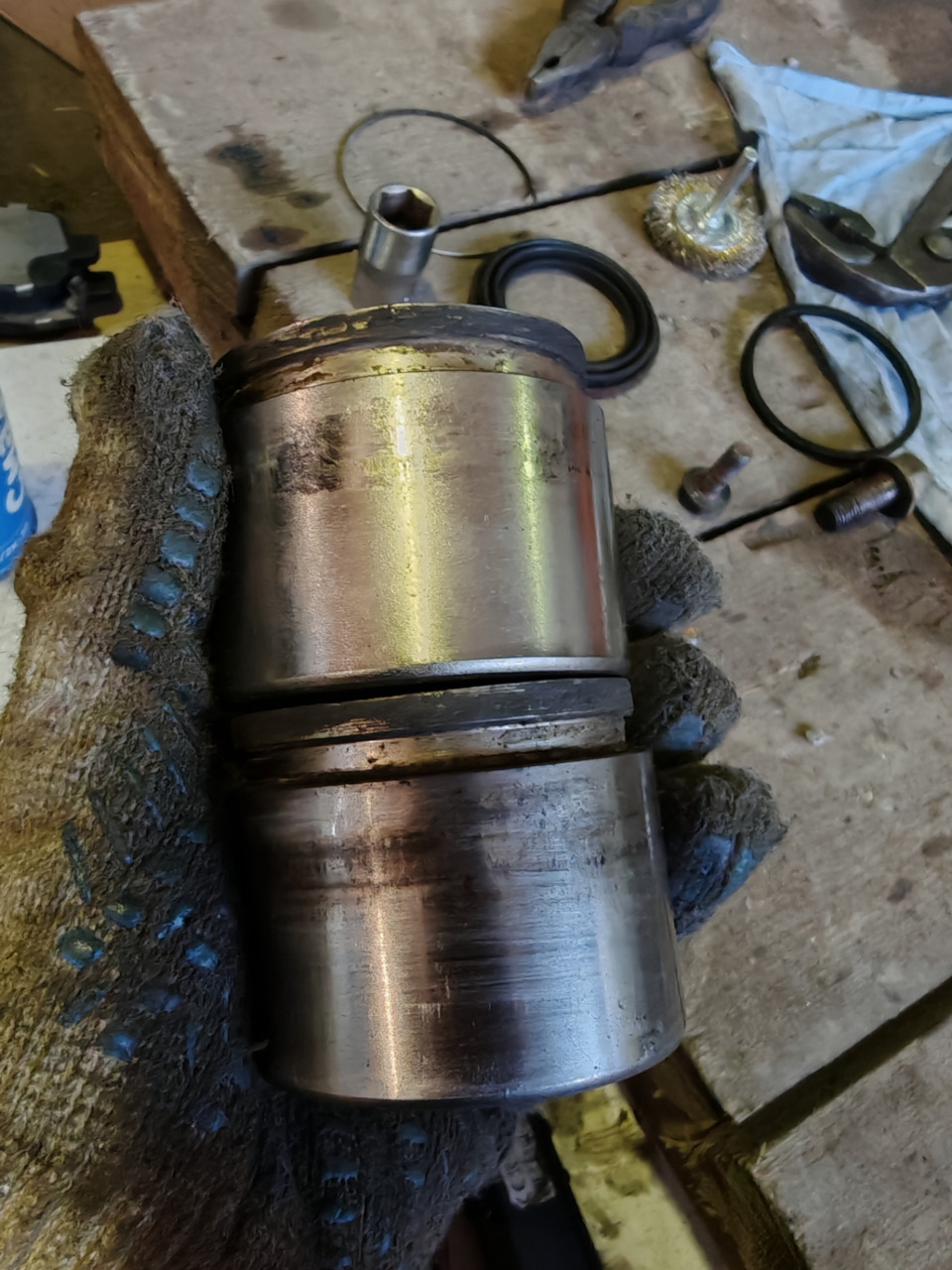 Так выглядит поршня на пробег 425000. Ещё с завода 🙂 — Mitsubishi Galant (9G)