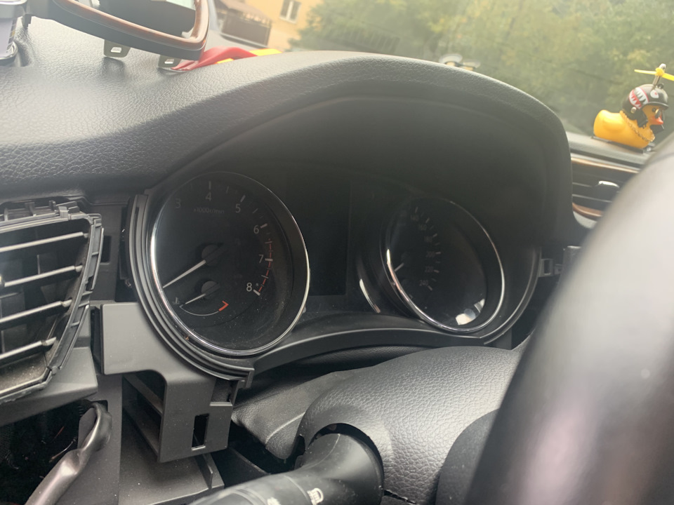 Замена стекла приборной панели — Nissan Qashqai (2G), 2 л, 2017 года ...