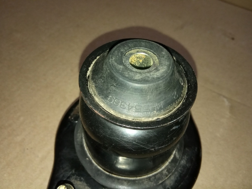 MR491946 ПРОСТАВКА ЗАДНЕГО АМОРТИЗАТОРА Mitsubishi | Запчасти на DRIVE2