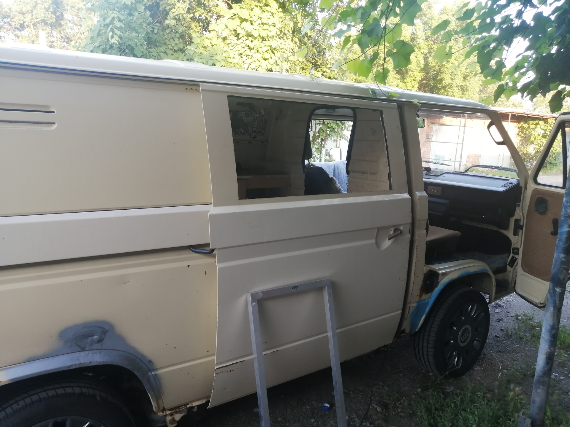 Фольксваген транспортер боковая дверь. Vw transporter t4 подлокотник. Фольксваген транспортер боковая дверь. Зеркало на скобе левое vw transporter t5. Транспортер т4 рефрижератор.