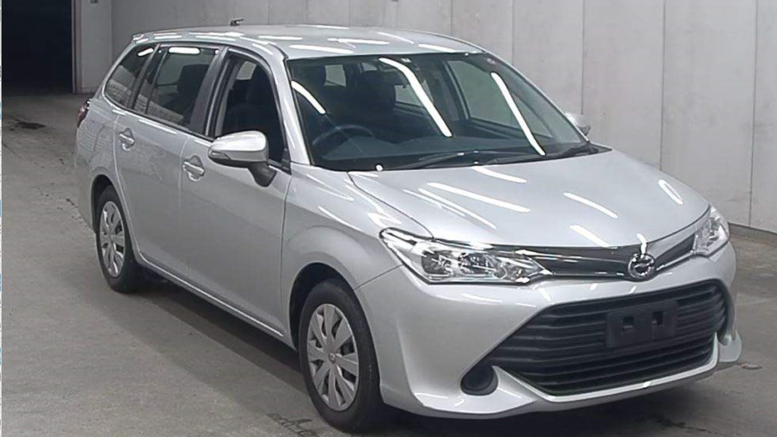 Toyota Королла Филдер 2016