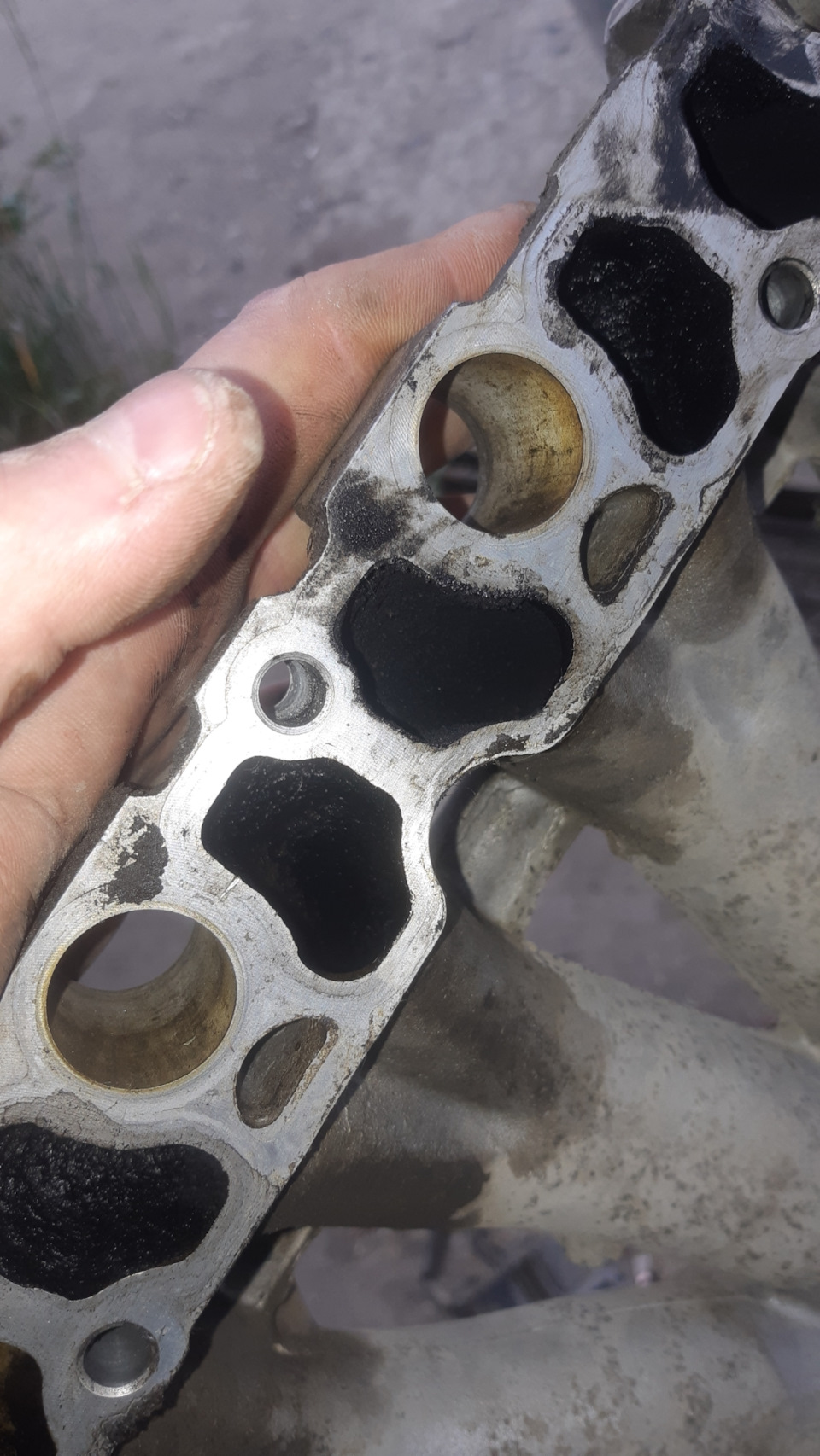 А чем вы занимаетесь? — Варим. Впускной коллектор, раков. Шучу, не ...