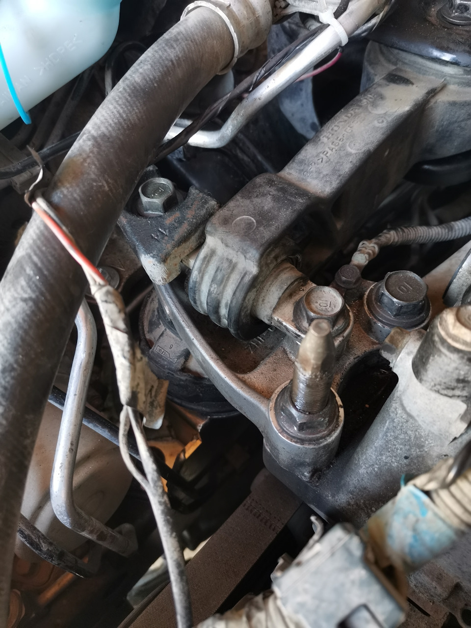 # 28 Гидравлическая подушка от BMW — Honda Civic 4D (8G), 1,8 л, 2008 ...
