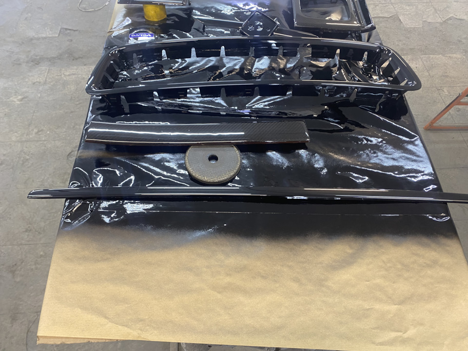 Антихром передней решетки и ламинация карбоном — Volvo XC90 (1G), 2,4 л ...