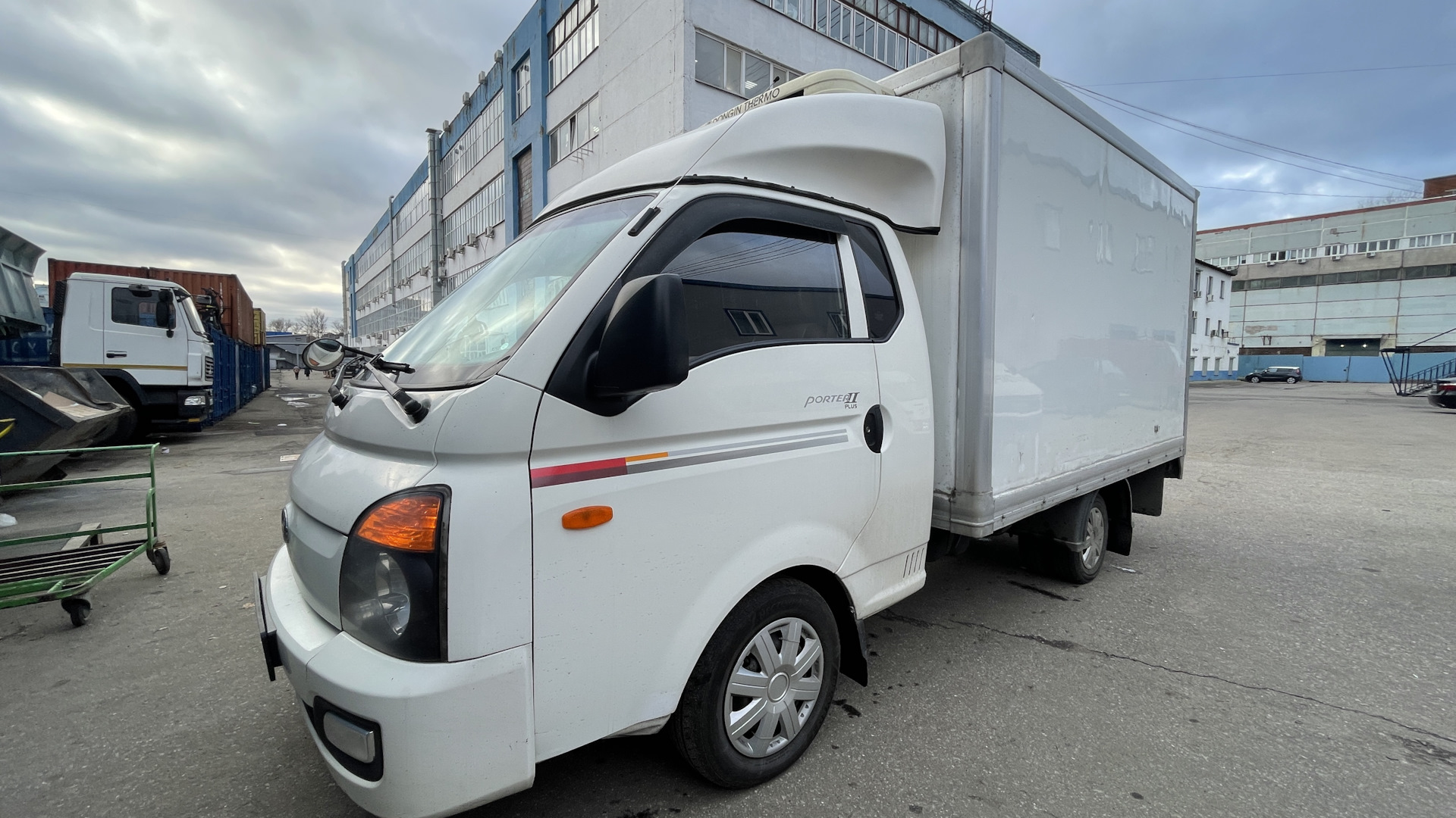 Hyundai Porter II (4G) 2.5 дизельный 2012 | С рефрижератором на DRIVE2