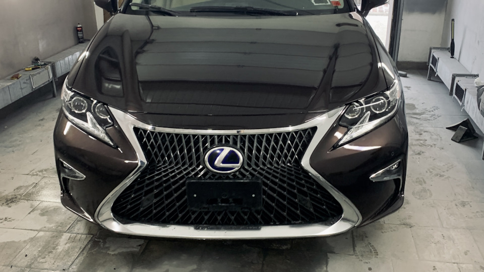 Lexus ES Chocolate