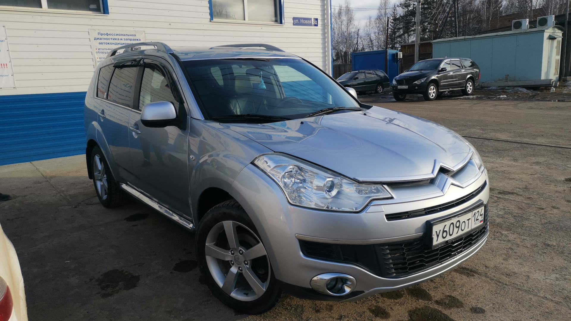 Citroen c crosser 2.4. Ситроен с Кроссер 2008. Диагностика Citroen c Crosser. Citroen c Crosser тюнинг. Накладки арок Ситроен с Кроссер фото.