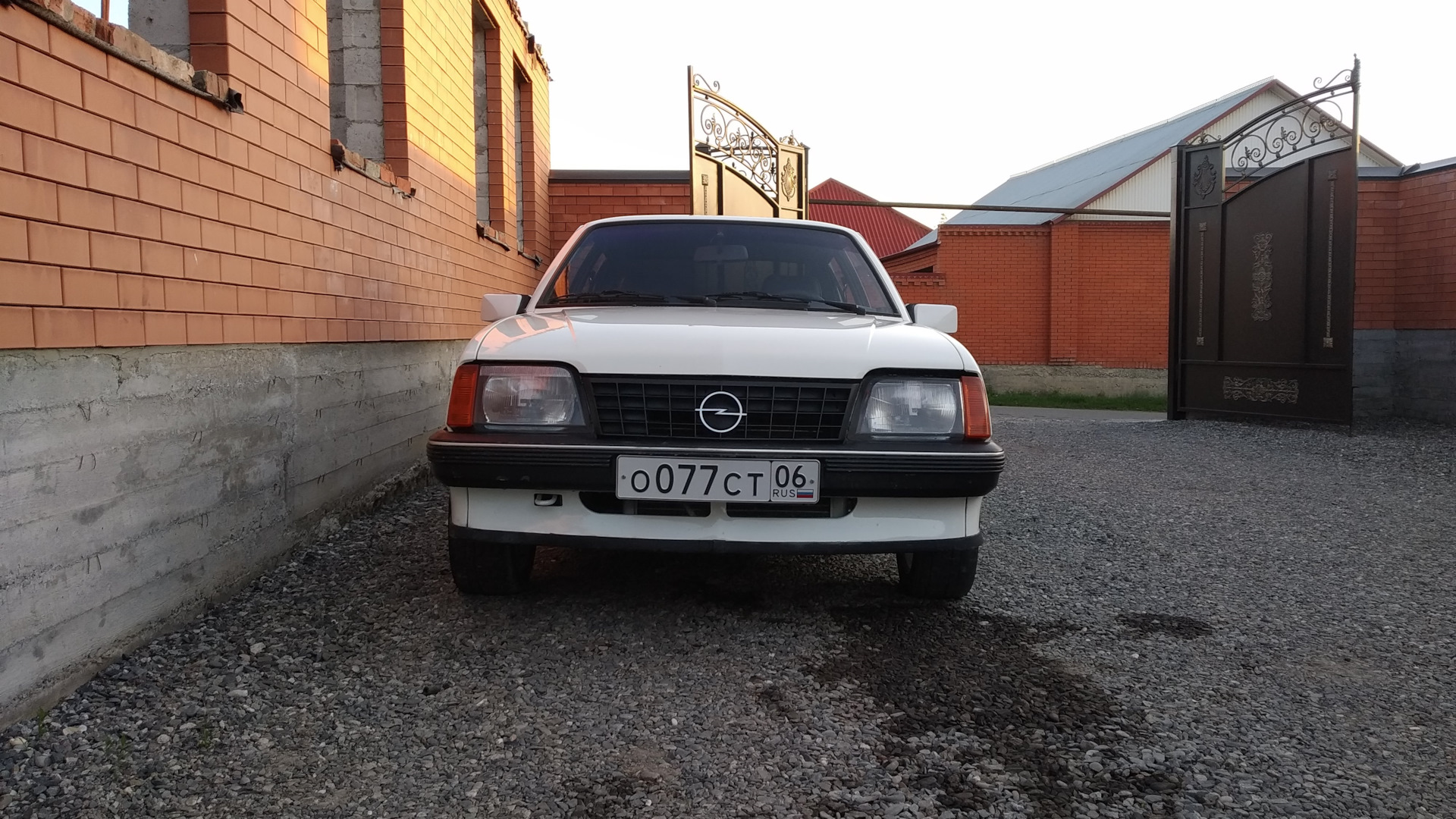 Opel Ascona C 1.6 бензиновый 1986 | БЕЛЫЙ ЛЕБЕДЬ на DRIVE2