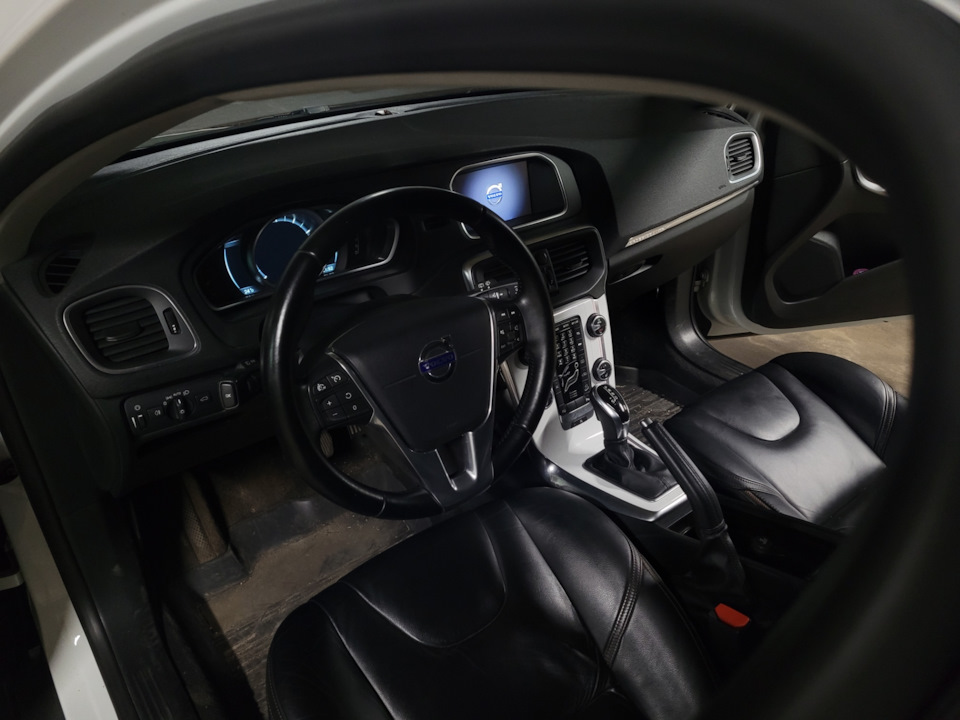 Фото в бортжурнале Volvo V40 Cross Country