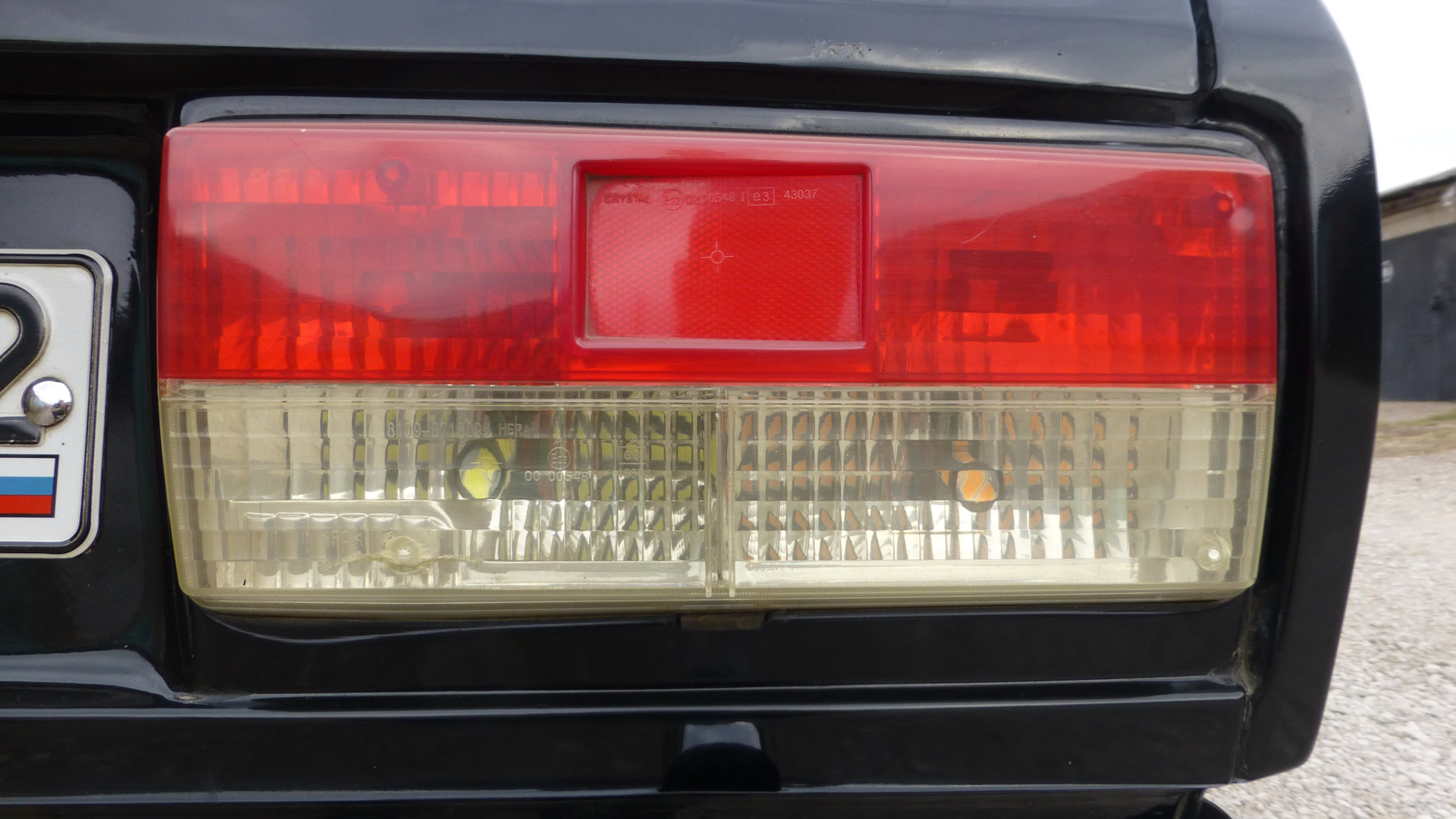 Задние стопари на ваз 2107. Рассеиватель заднего фонаря ваз 2107. Белый рассеиватель поворотника ваз 2107. Фонарь зад 2107. Задние фонари ваз 2107 с белым поворотником.