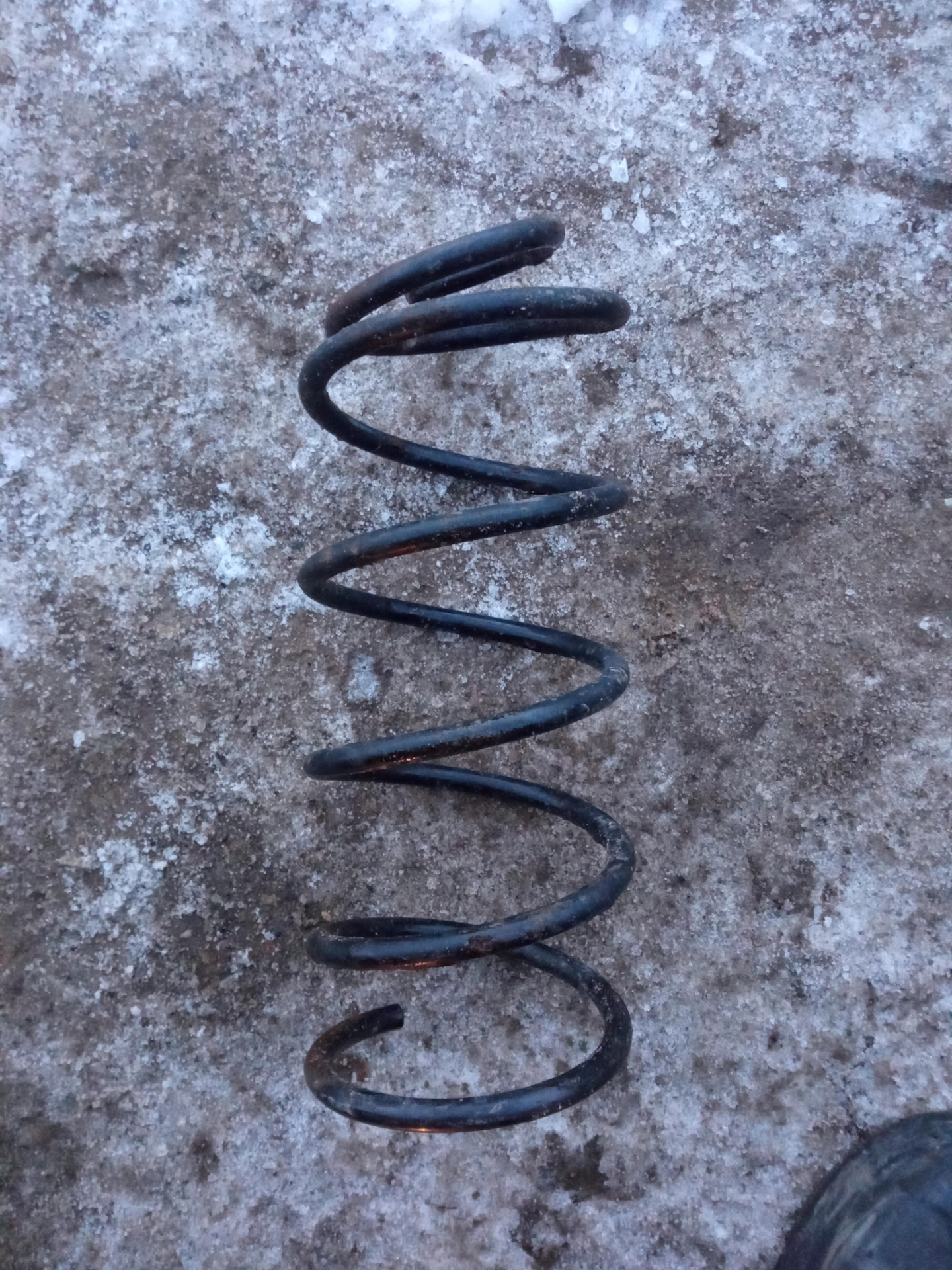 Сгнила опорная чашка пружины — Peugeot 406, 1,9 л, 1996 года | поломка ...