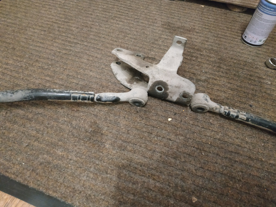 Ревизия рулевых тяг и замена смазки в рулевых наконечниках — Audi 80 ...