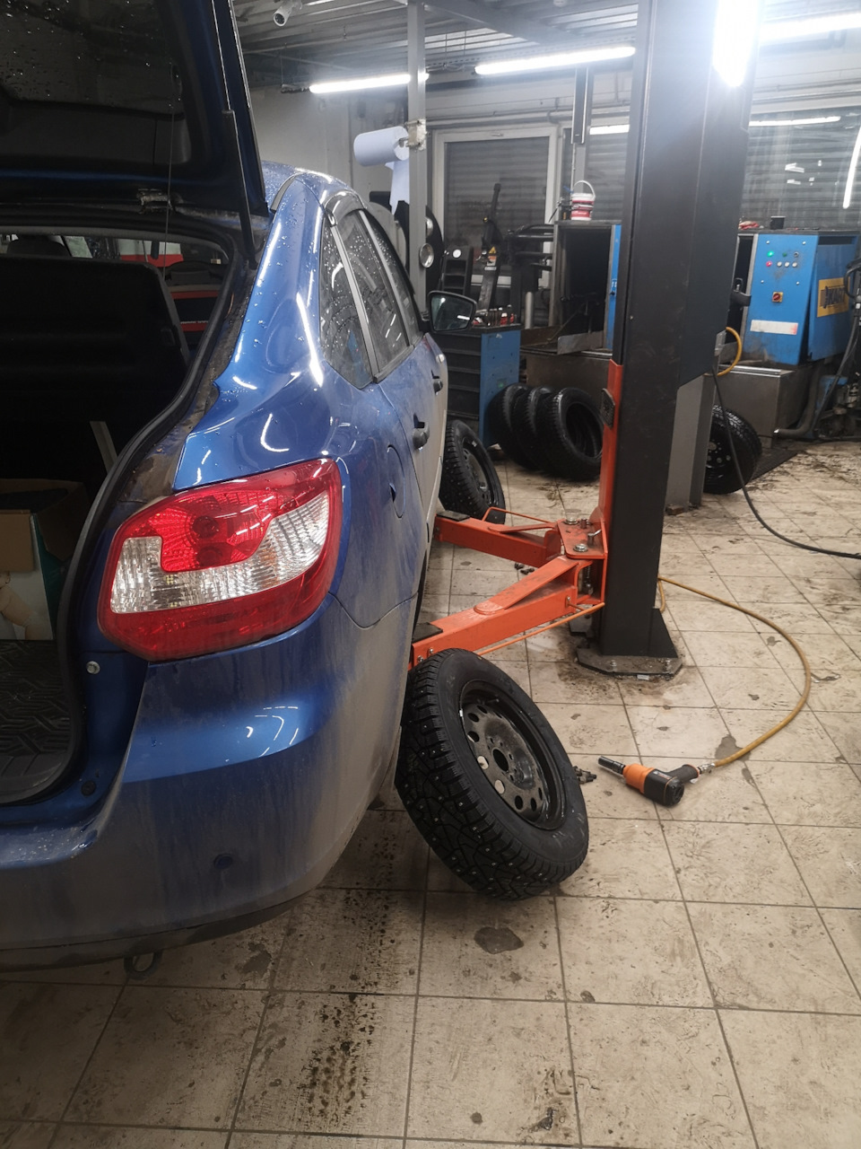 Сменил зиму на зиму 😁 — Lada Гранта Лифтбек (1G), 1,6 л, 2017 года ...