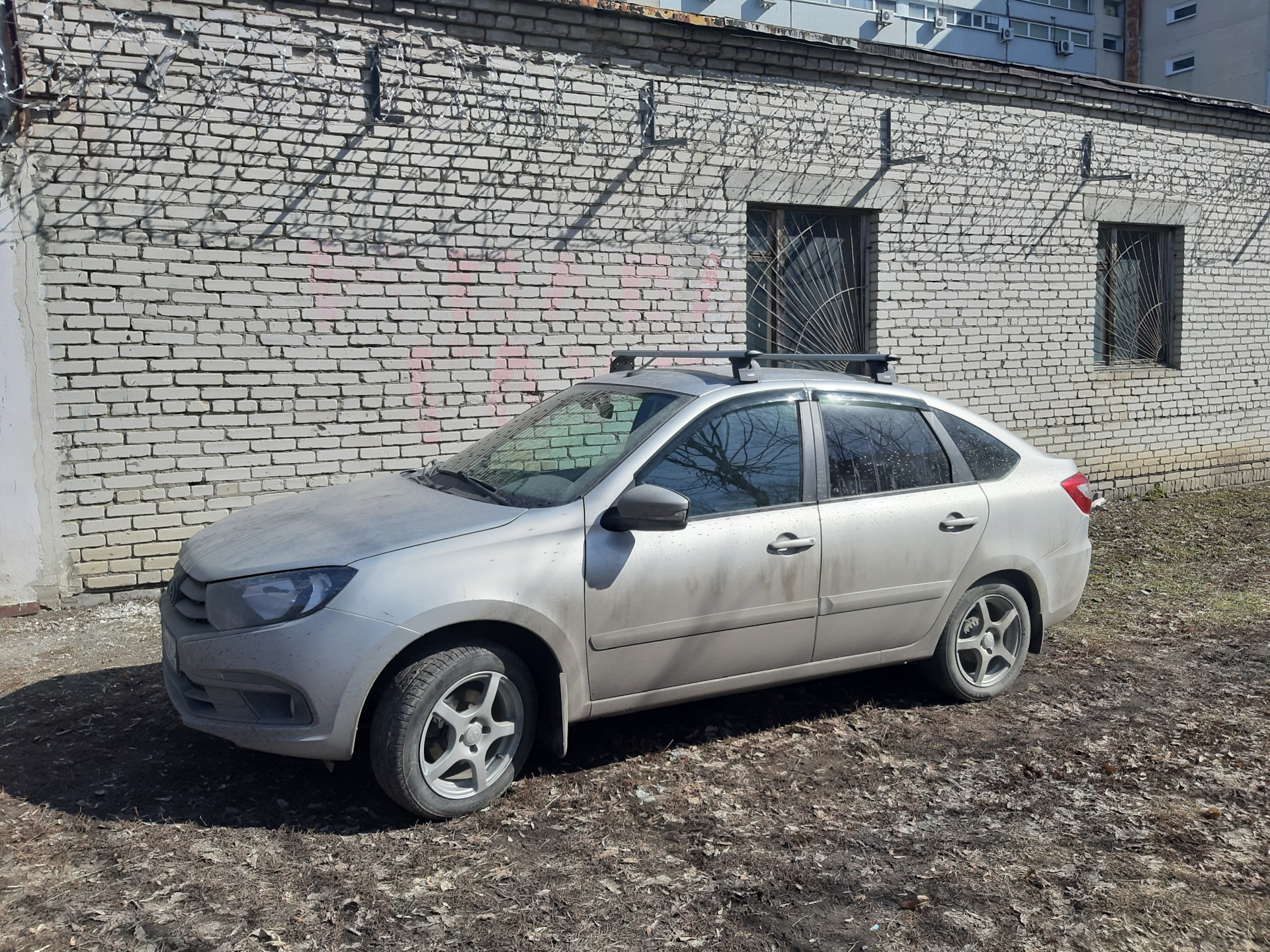 Багажник на крышу — Lada Гранта Лифтбек (2G), 1,6 л, 2020 года ...