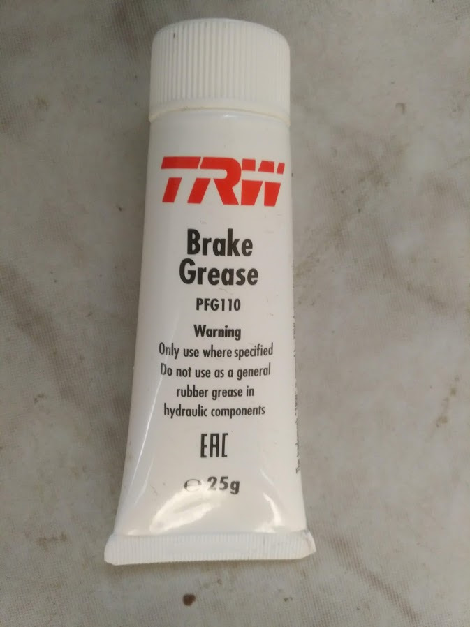 Rubber grease. Смазка TRW pfg110. PFG-160300. Щетка для чистки направляющих суппортов. Pfg110 TRW применение.