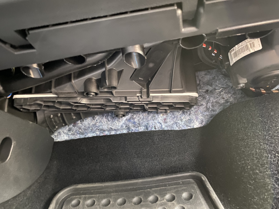Фольксваген каравелла как поменять салонный фильтр Замена фильтра салона Volkswagen Caravelle (T6), 2 л, 2017 года своими руками