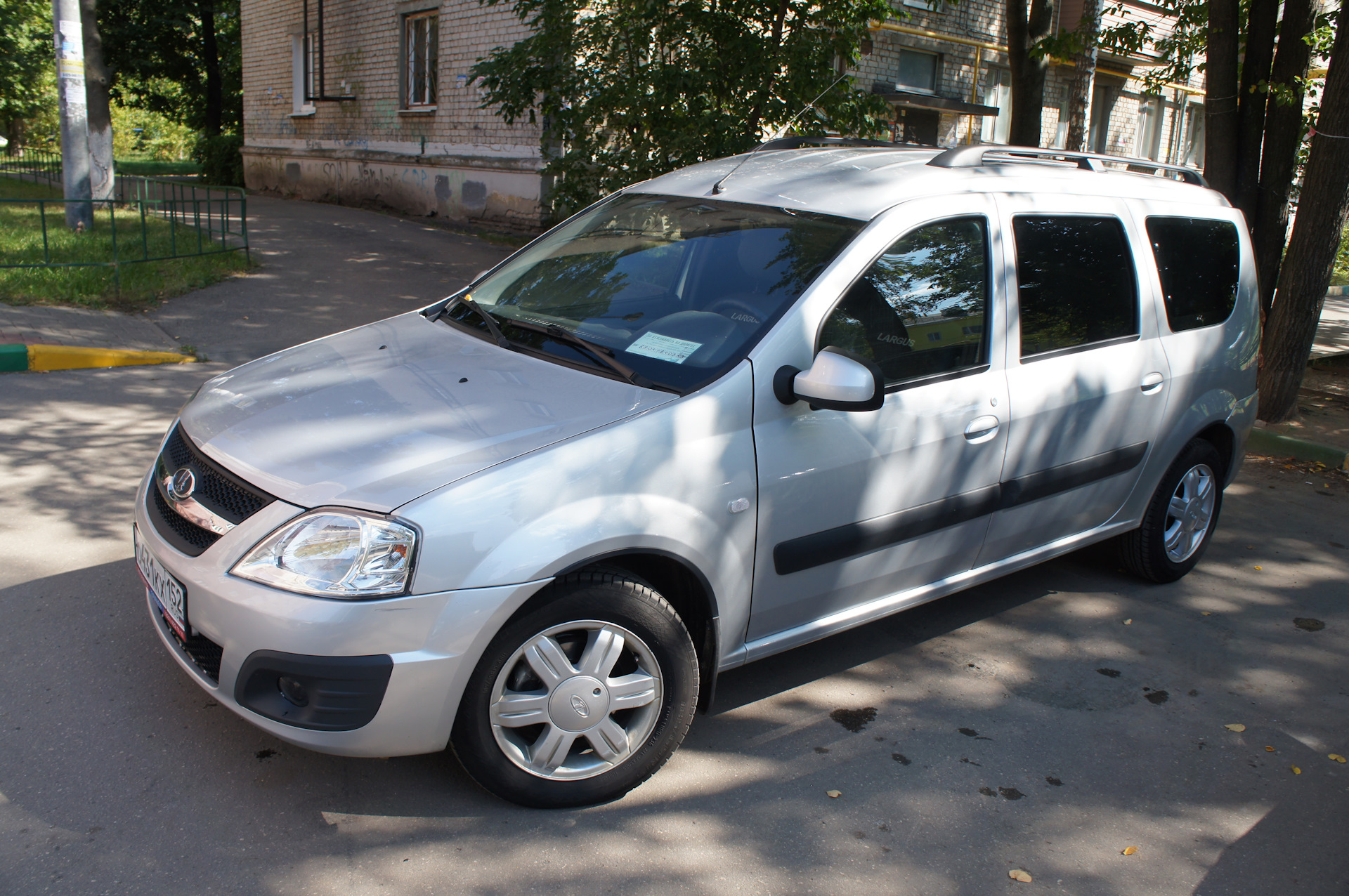 Ларгус на авито. Лада Ларгус 7 местная. Лада Ларгус 7ми местный. Lada Largus 7 местный. 7 Местные автомобили Лада Ларгус.