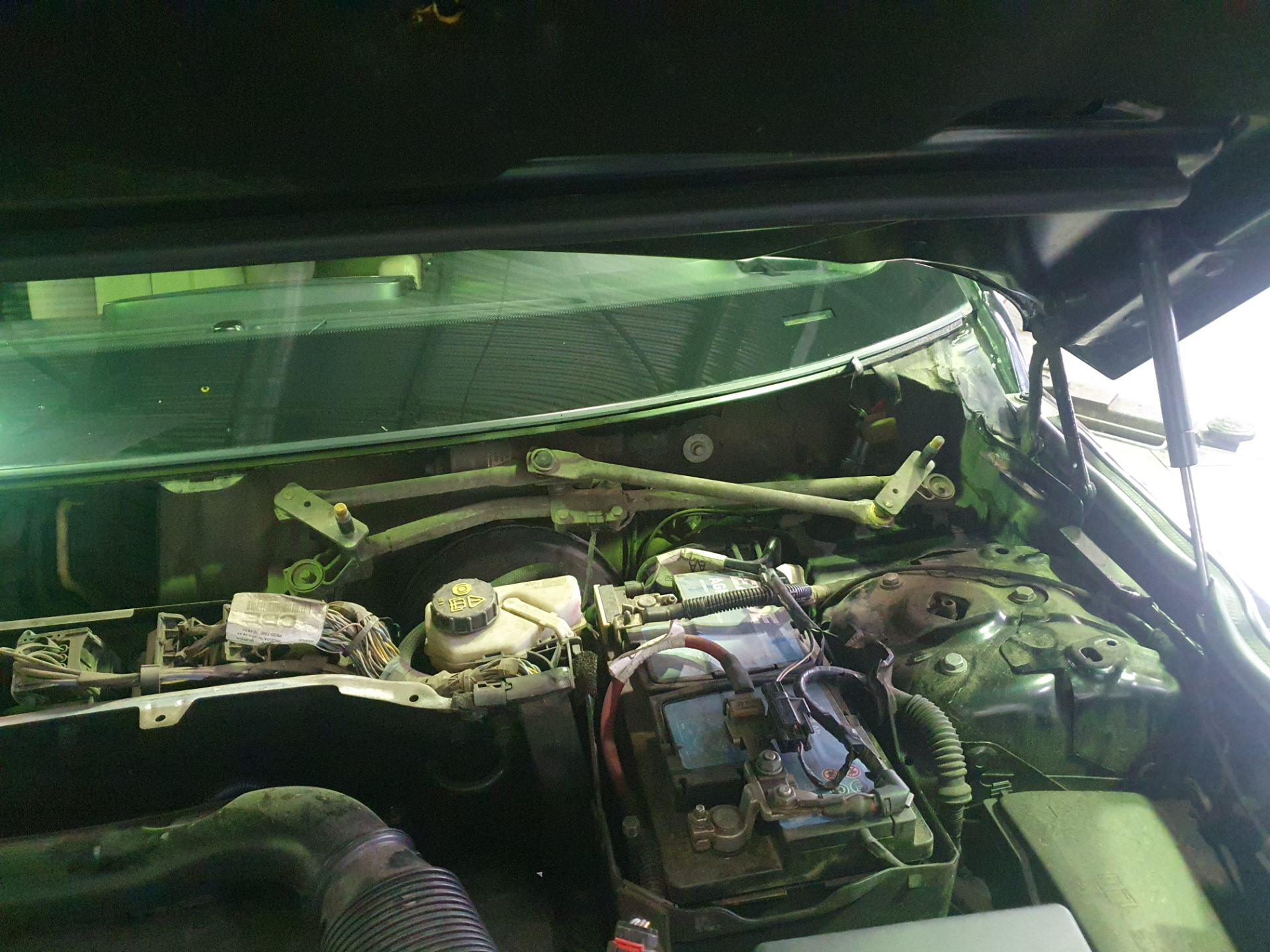 Ремонт трапеции стеклоочистителя — Land Rover Freelander 2 (L359), 2,2 ...