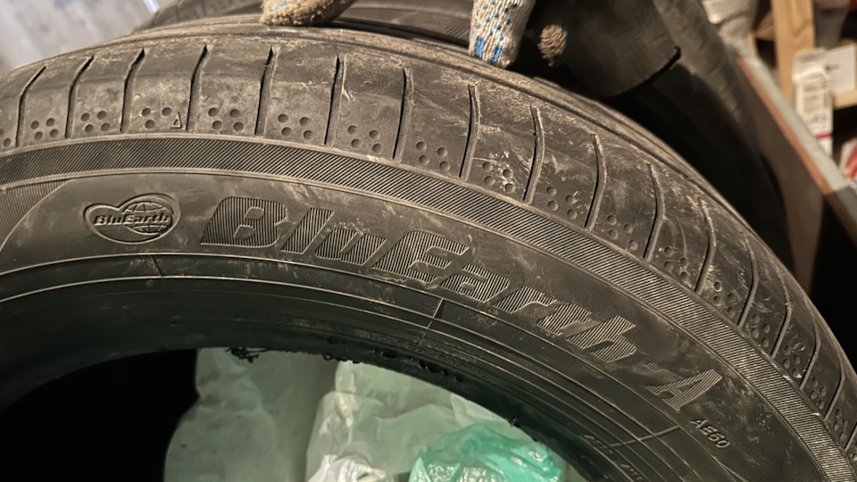 Шины летние Yokohama 215/65 R17 на Volkswagen Tiguan (2G). Б/у | 8 500 ...