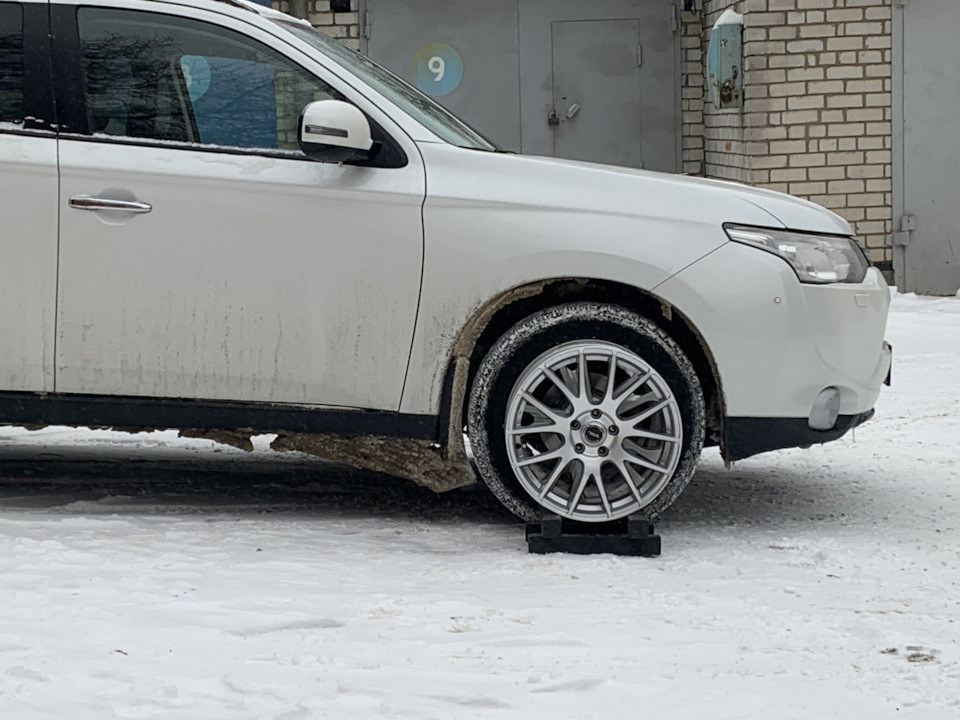 Колеса на лето — Mitsubishi Outlander (3G), 2,4 л, 2014 года | колёсные ...