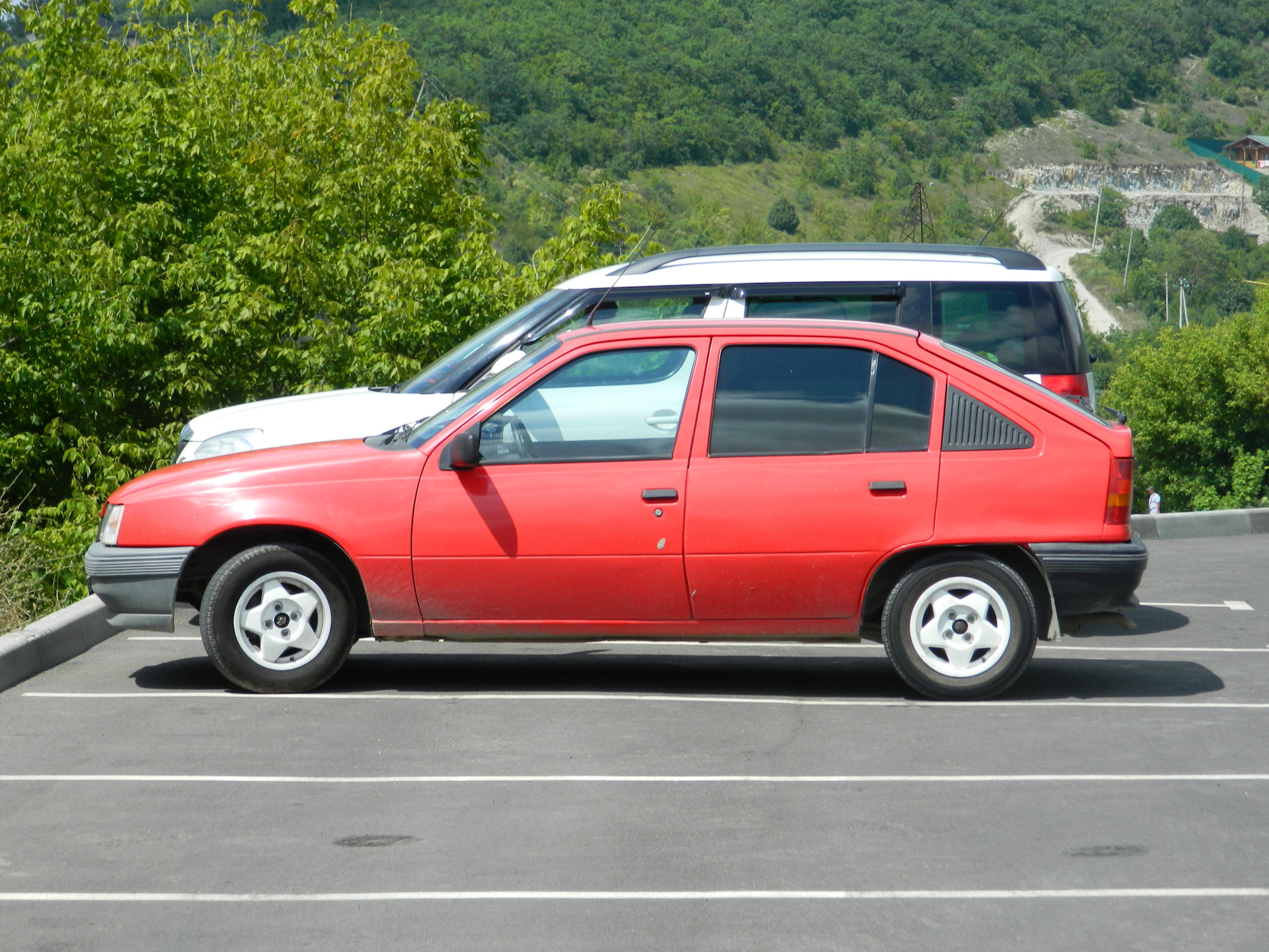 Опель кадет хэтчбек. Opel Kadett e 1991. Опель кадет 2000. Opel Kadett 2000. Опель кадет 1 и 4.