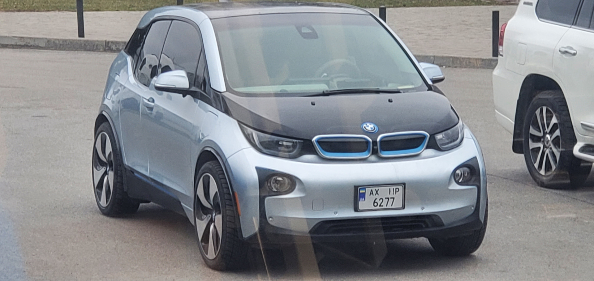 Койловеры и широкие колеса — BMW i3, 0,6 л, 2014 года | своими руками |  DRIVE2