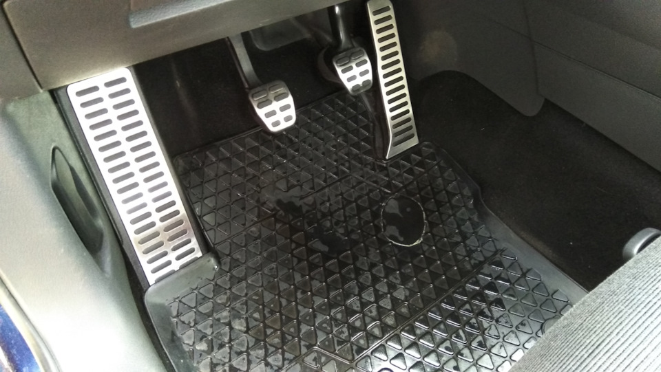 Накладки на педали — Volkswagen Touran (1G), 1,9 л, 2007 года | тюнинг ...